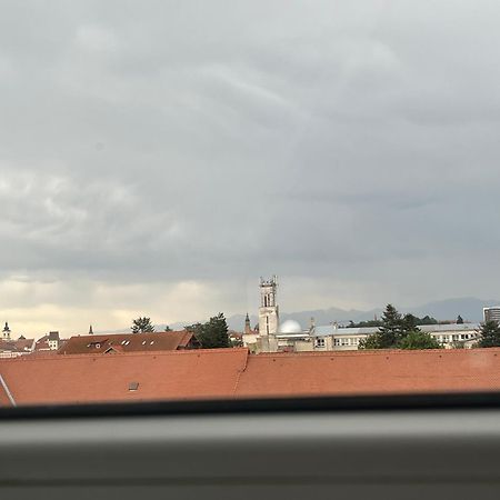 Azzurro Apartment Sibiu Luaran gambar