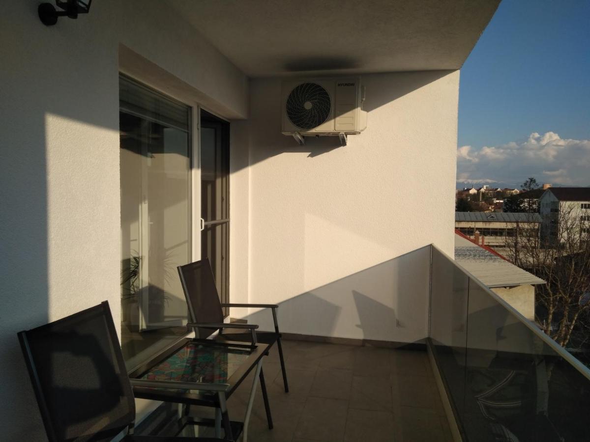 Azzurro Apartment Sibiu Luaran gambar