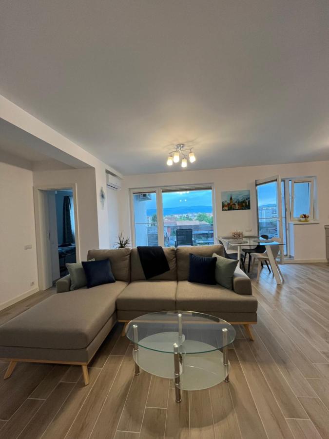 Azzurro Apartment Sibiu Luaran gambar