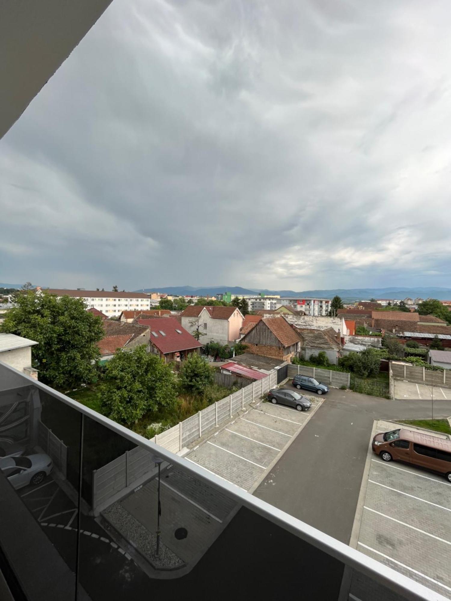 Azzurro Apartment Sibiu Luaran gambar