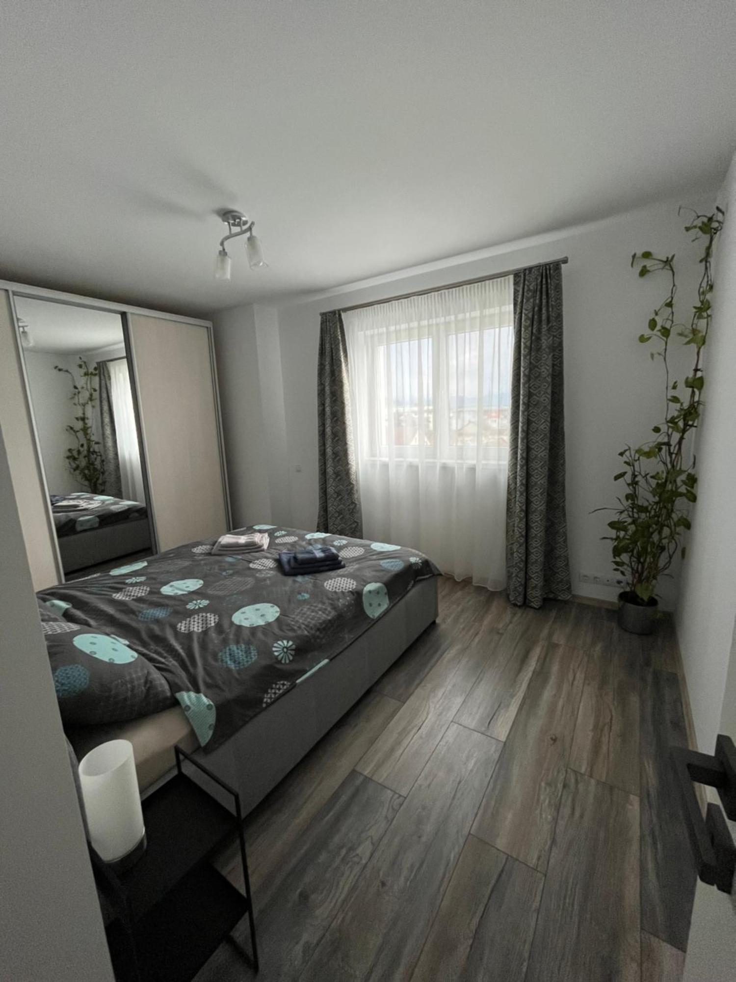Azzurro Apartment Sibiu Luaran gambar